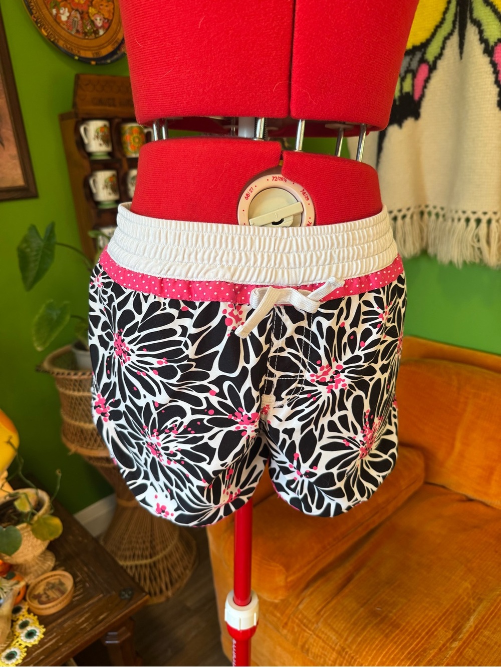Vintage Y2K Women’s Floral Black & White Swim/Beach Shorts with Pink Accents